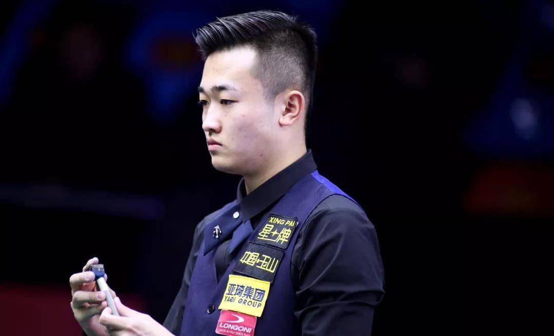 道路上迈出 道路上迈出