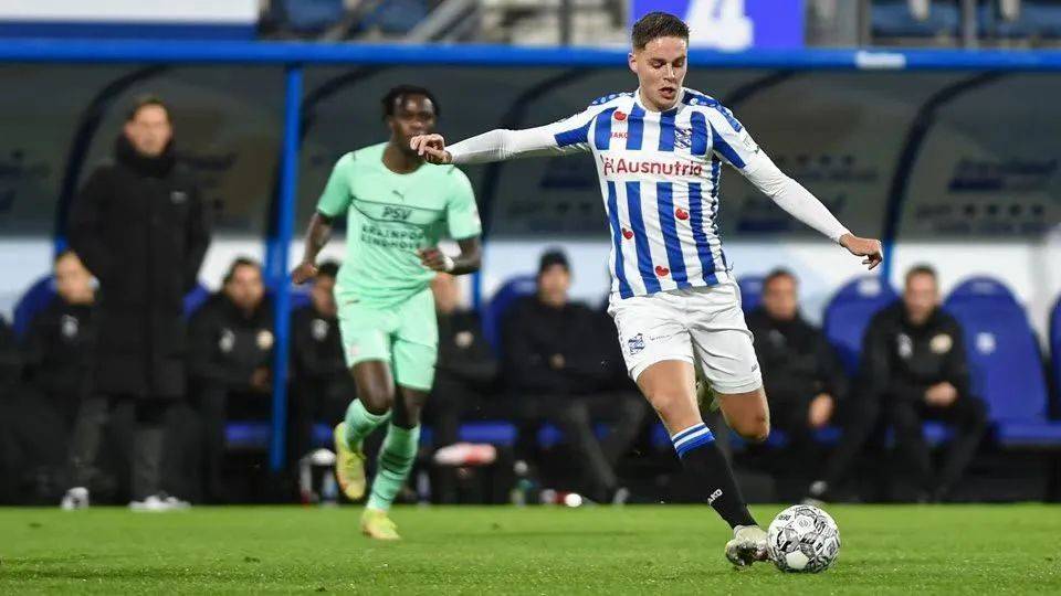 两支队伍的 两支队伍的